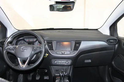 Car image 26