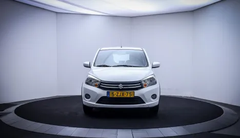 Car image 3