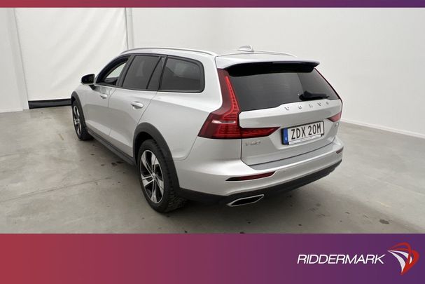 Volvo V60 Cross Country B4 AWD 146 kW image number 9