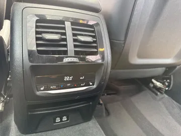 Car image 36