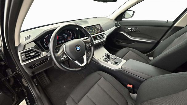 BMW 320d Touring xDrive 140 kW image number 7