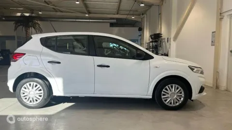 Car image 4