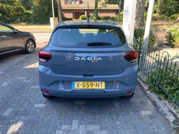Car image 31