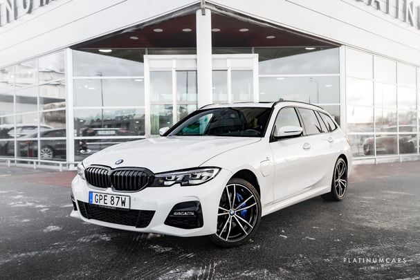 BMW 330e Touring M Sport xDrive 216 kW image number 1