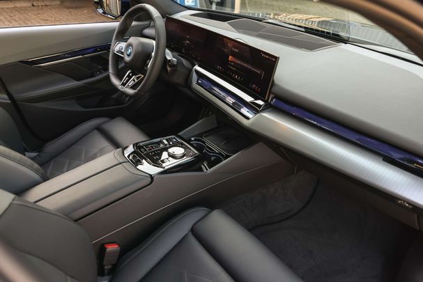 BMW i5 eDrive40 M Sport 250 kW image number 9