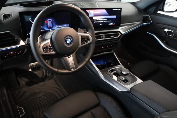 BMW 330 Touring xDrive 185 kW image number 9