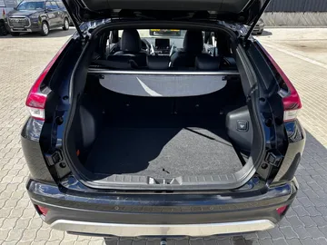 Car image 30