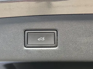 Car image 46