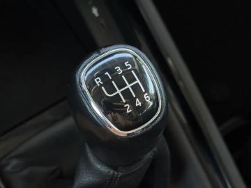 Car image 36