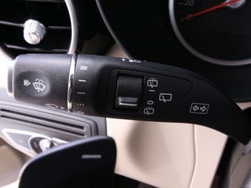 Car image 32