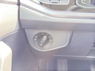Car image 29