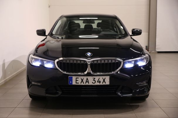 BMW 330 e M Sport 216 kW image number 2