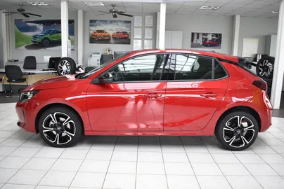 Car image 5