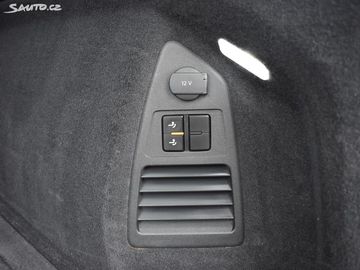 Car image 36