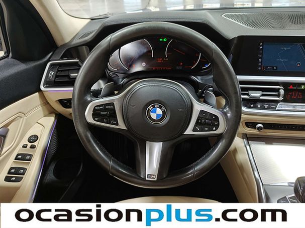 BMW 320i 135 kW image number 24