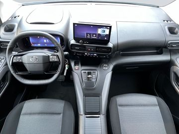 Car image 10