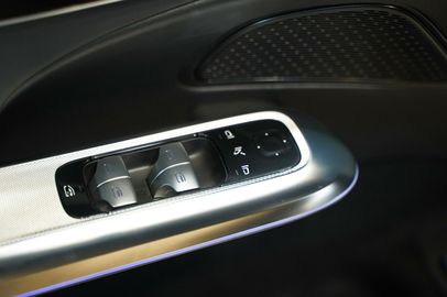 Car image 36