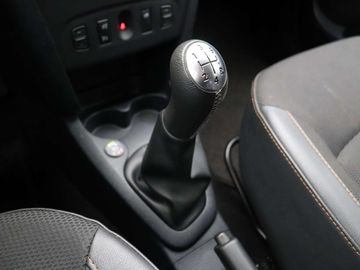 Car image 26