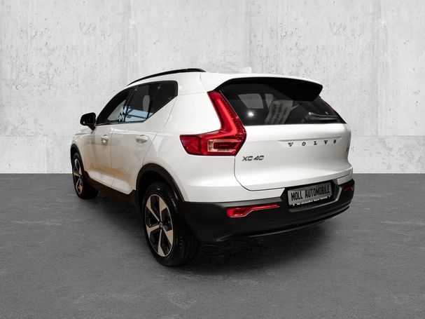 Volvo XC40 B3 Plus Dark 120 kW image number 2