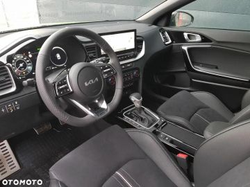 Car image 30