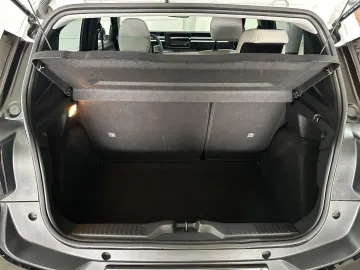 Car image 28