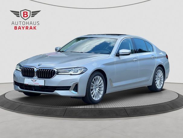 BMW 520d Luxury Line 140 kW image number 1