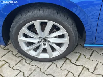 Car image 29