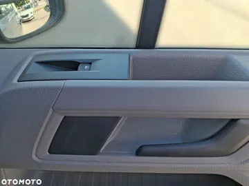 Car image 40