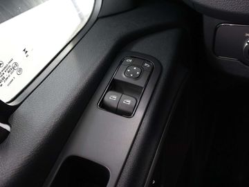 Car image 33