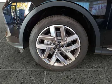 Car image 27