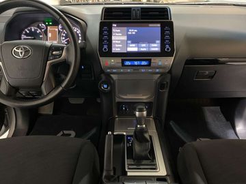 Car image 30