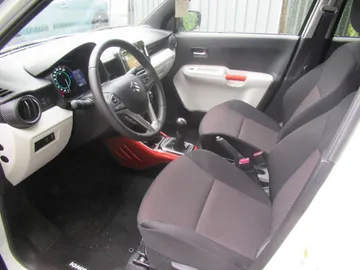 Car image 5