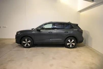 Car image 31