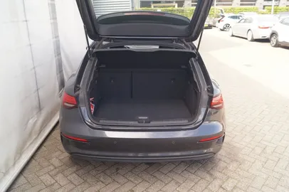 Car image 31