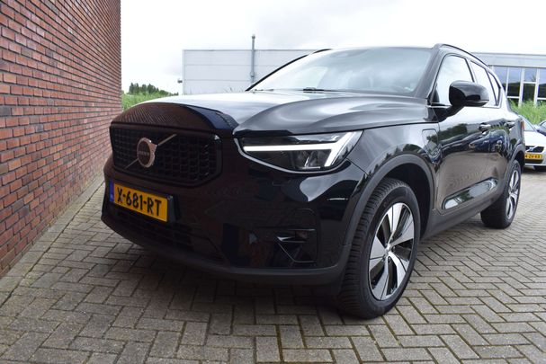 Volvo XC40 Recharge T4 Plus Dark 155 kW image number 1