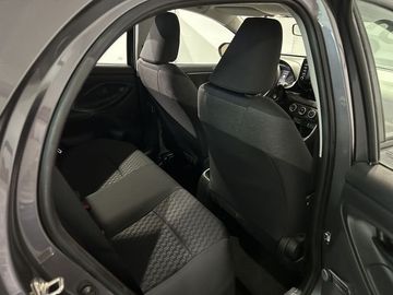 Car image 12