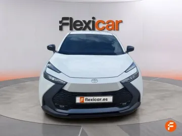 Car image 3
