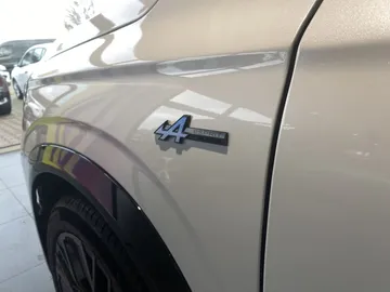 Car image 48