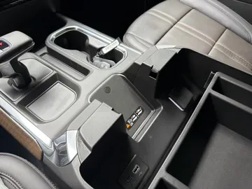 Car image 39