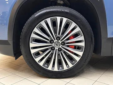 Car image 30