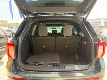 Car image 34