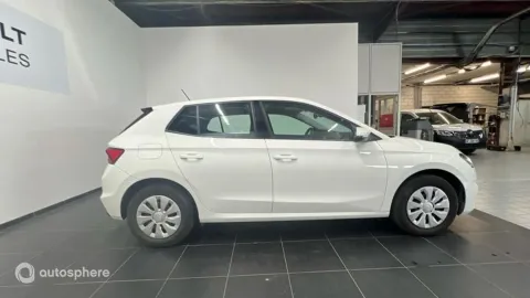 Car image 3