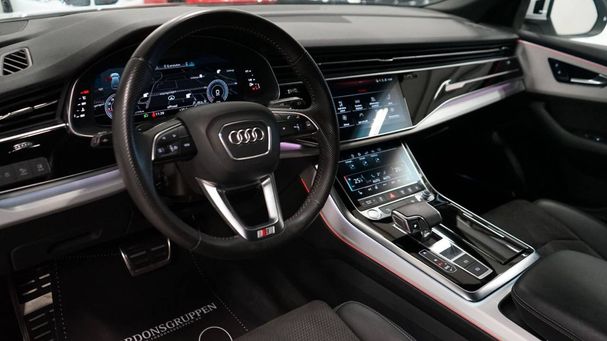 Audi Q8 55 TFSI S-line 250 kW image number 18