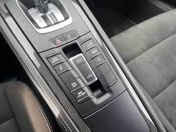 Car image 37