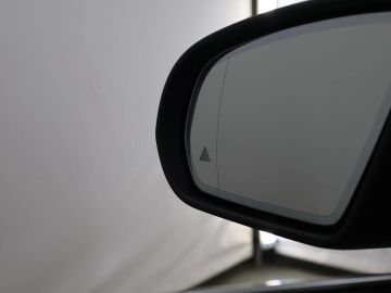 Car image 49