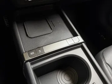 Car image 35
