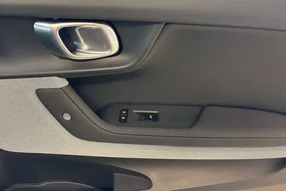 Car image 35