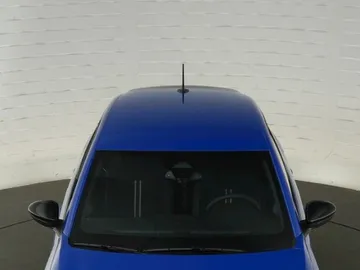 Car image 33