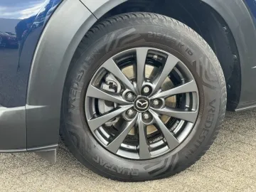 Car image 26