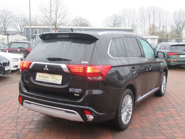 Mitsubishi Outlander 4WD 165 kW image number 10